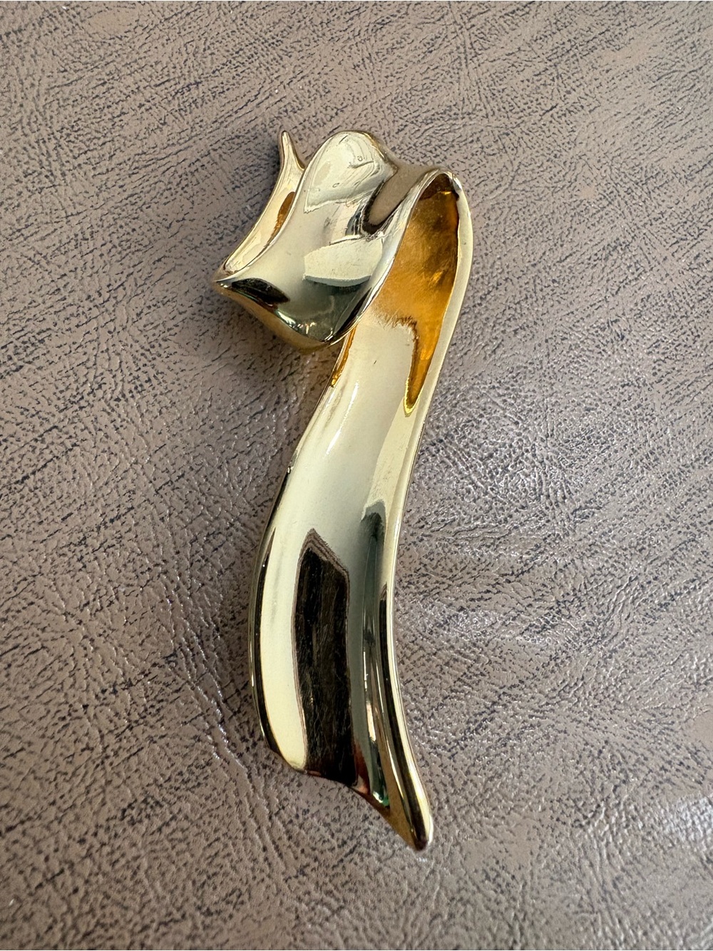 Vintage Avon Gold Tone Abstract Brooch 1970’s